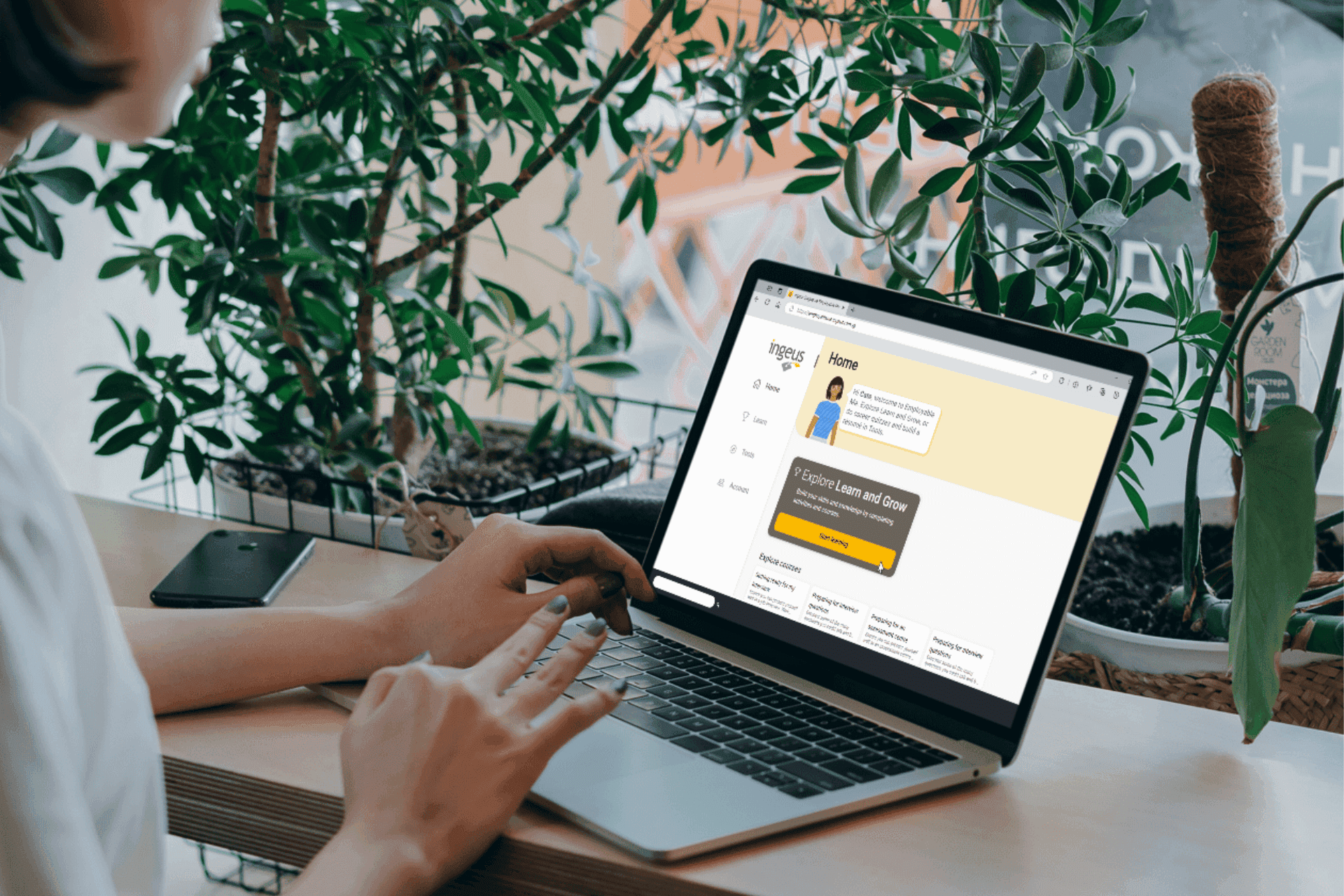 ingeus-emp-me-laptop-mockup-1